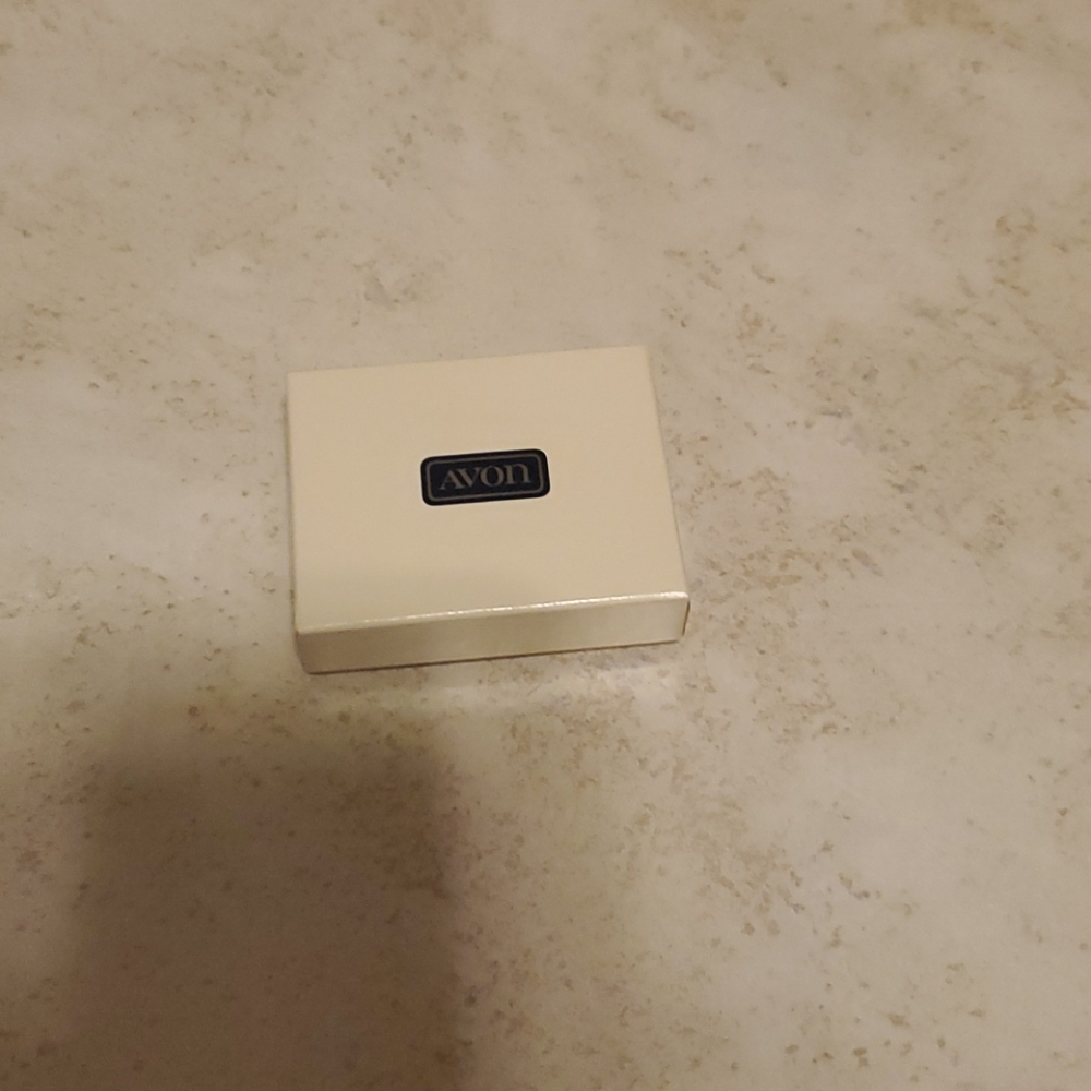 Avon pin - Picture 3 of 3